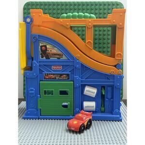 Disney Pixar Cars 2 Fisher Price Fold & Go Ramp With Lighting McQueen Wheelie
